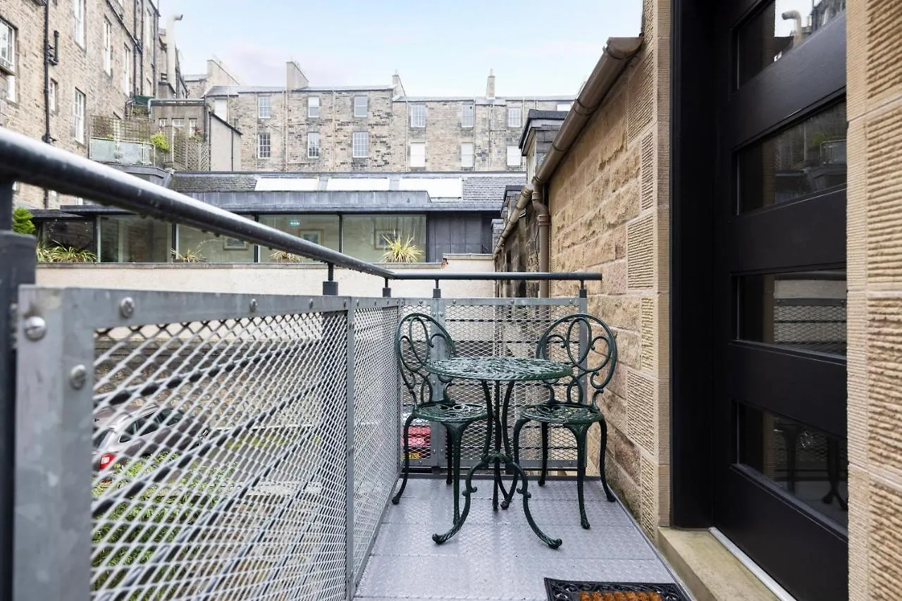 Joivy Contemporary And Vibrant 1Br Flat Near Princes Street Apartment Edinburgh United Kingdom